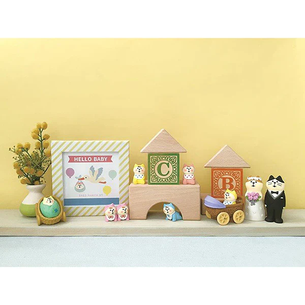 Decole Concombre Figurine - Baby Cat Sitting - Boy - Image 2