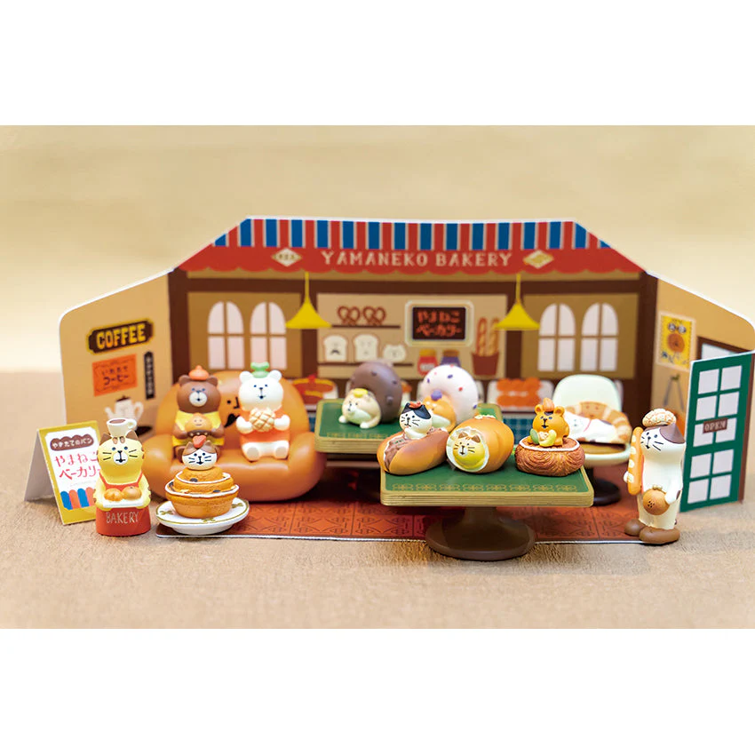 Decole Concombre Figurine - Bread & Coffee Shop - Cat Croissant - Image 2