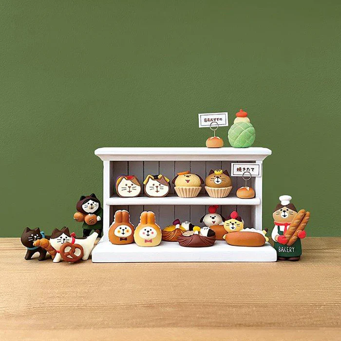 Decole Concombre Figurine - Yamaneko Bakery - Cat With Croissant - Image 2