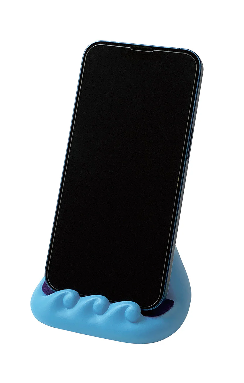 Decole Concombre Relaxing at Fuji Smartphone Stand - Black Cat - Image 3