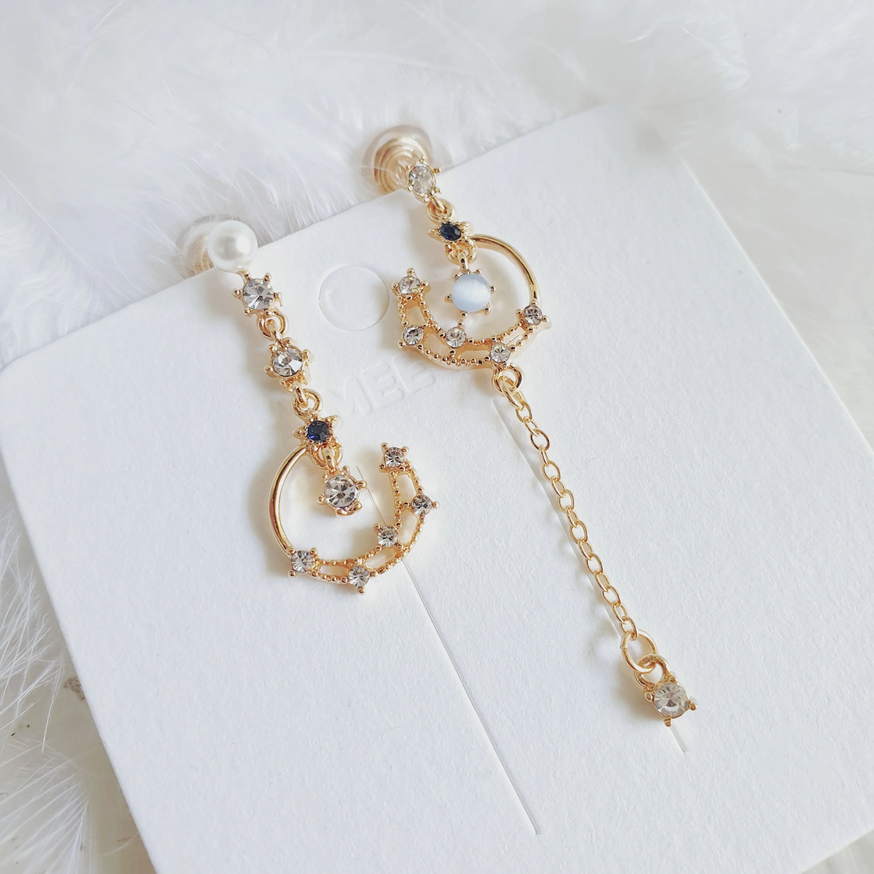 Luninana Clip-on Earrings - Hanging Moon with Pearl Earrings LL014