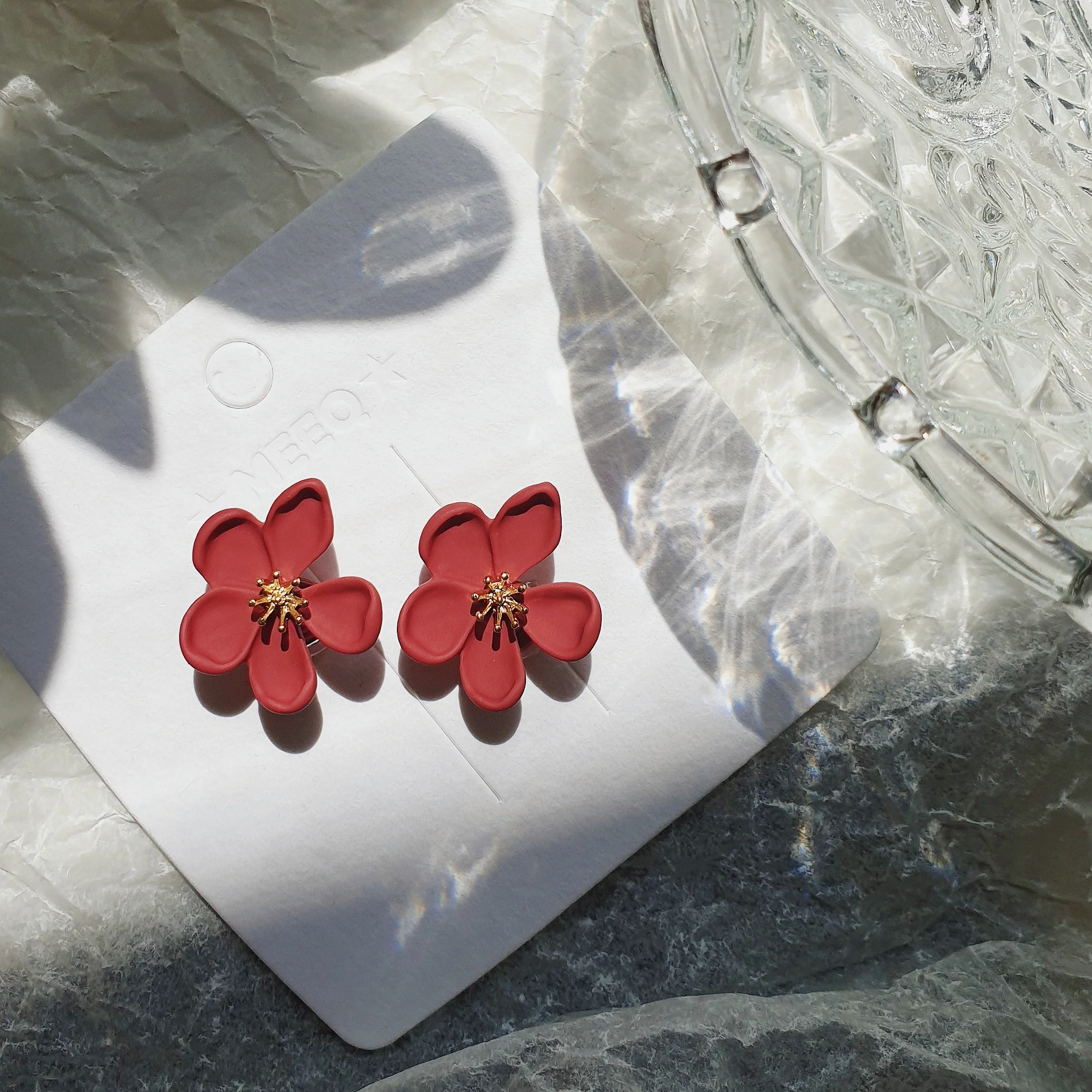 Luninana Clip-on Earrings -  Red Flower with Golden Pistil Earrings LL018 - Image 2