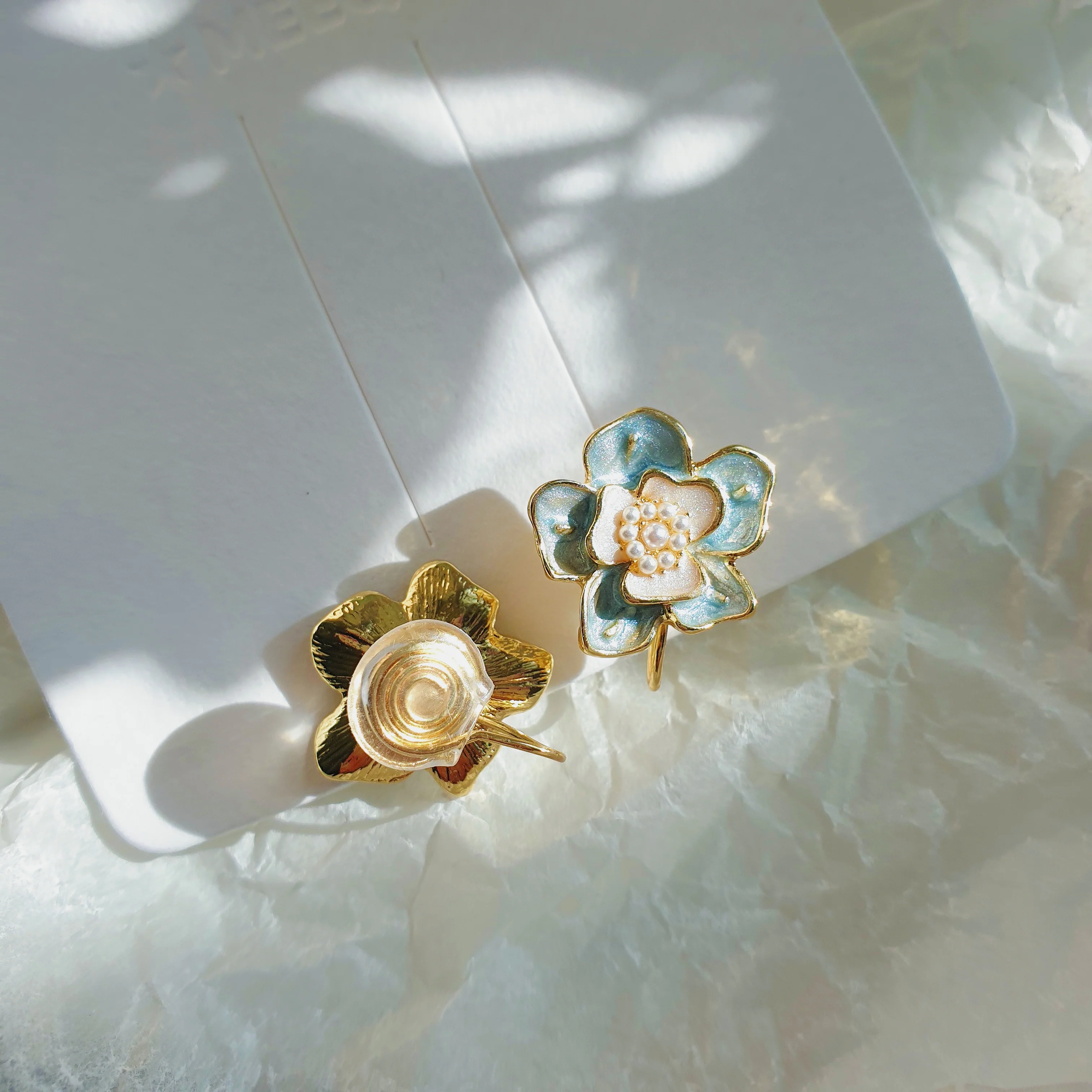 Luninana Clip-on Earrings - Vintage Blue Flower Earrings LL008 - Image 2
