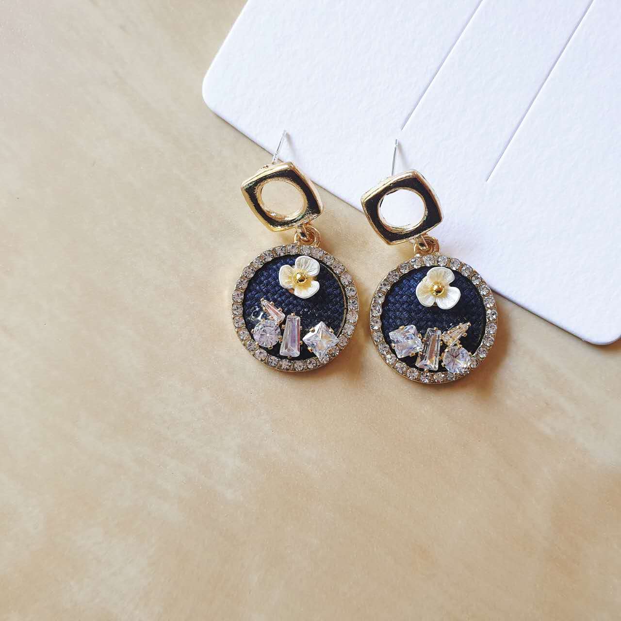 Luninana Earrings - French Styles Crystal Flower Earrings YX009 - Image 2