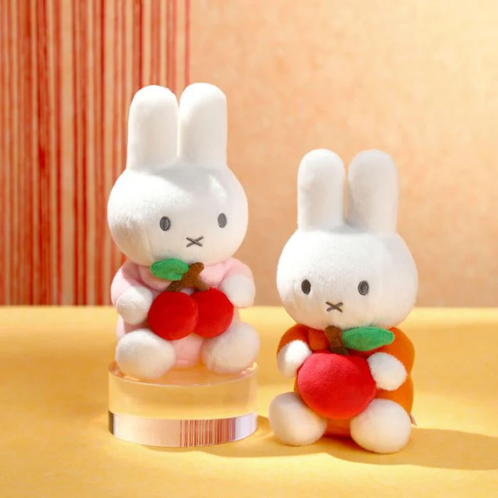 Miffy & Friends Miffy Plush with Apple 20cm - Image 3