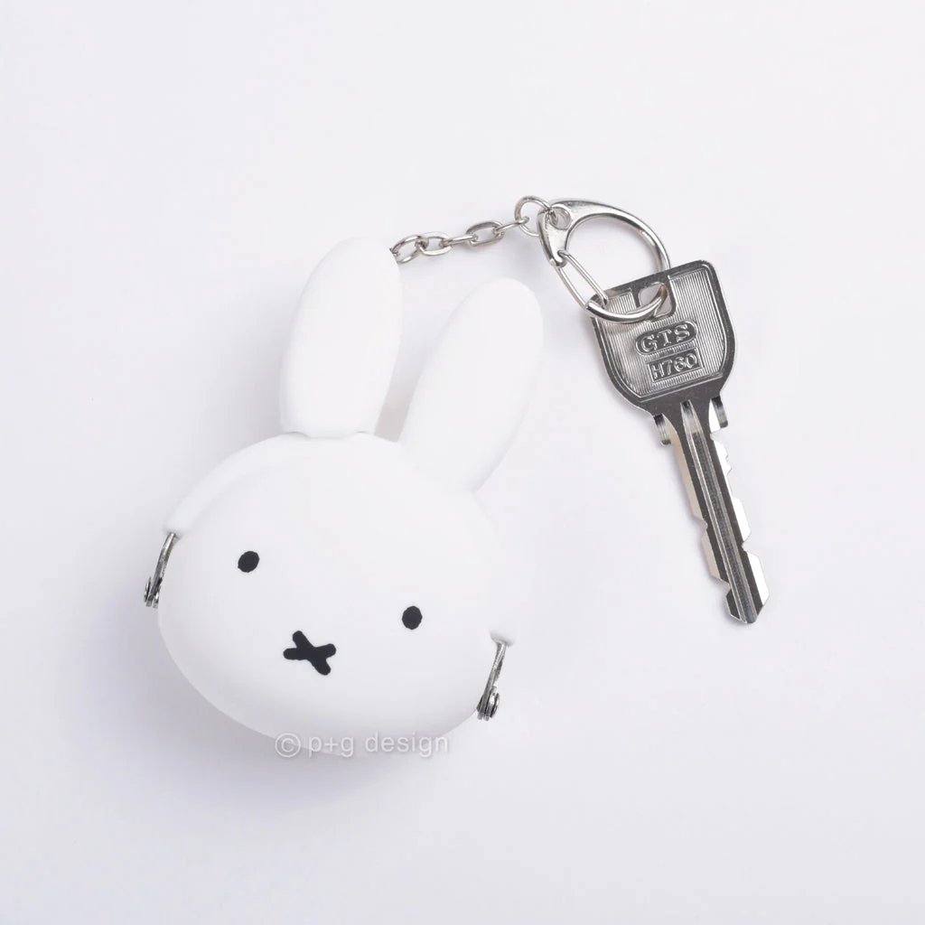 Mimi Pochi Baby Miffy White Keyring/Purse - Image 3