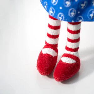 Ruby Red Shoes Doll - 40cm - Image 3